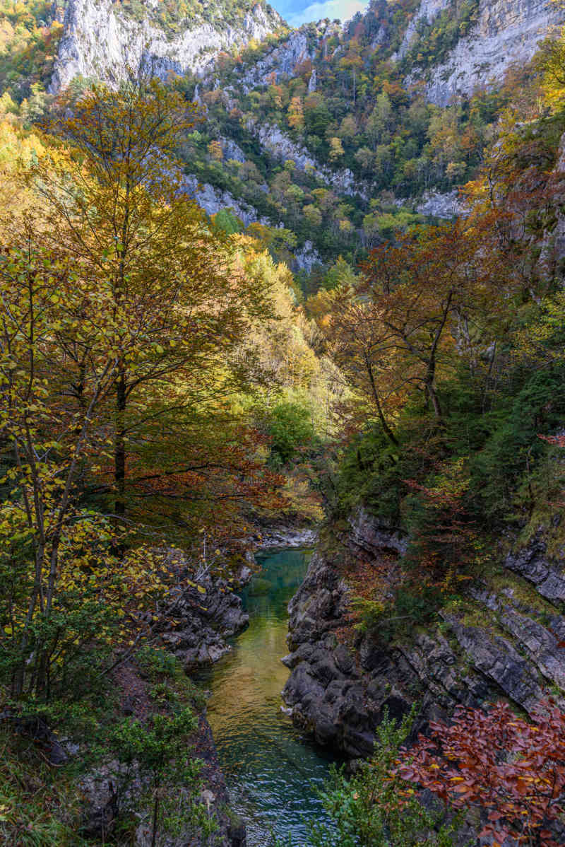 Huesca - parque nacional de Ordesa y Monte Perdido - valle de Añisclo 49 - cañon de Añisclo - rio Aso.jpg